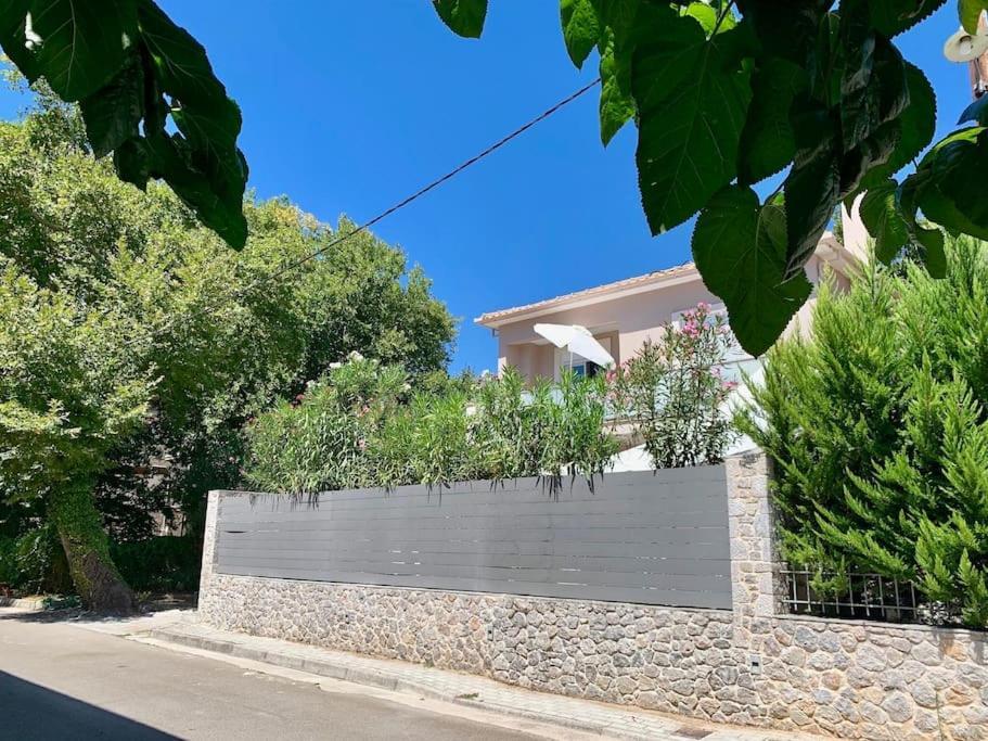 Villa Oleander Agios Nikolaos Loutra Edipsou Exterior photo